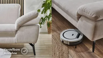 Detailaufnahme einer hellen Stoffcouch mit verstellbarer Armlehne und modernen schwarzen Metallfüßen – zeigt praktisches Design mit ausreichend Bodenfreiheit für Saugroboter, kombiniert mit natürlichem Holzboden und gemütlicher Wohnzimmeratmosphäre